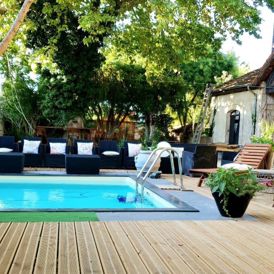 Le 4 Feuilles En.Camargue Hotel Bernis Exterior foto