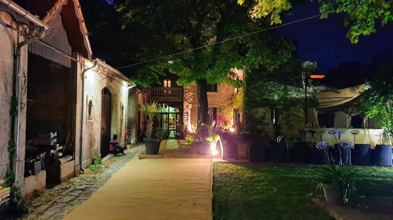 Le 4 Feuilles En.Camargue Hotel Bernis Exterior foto